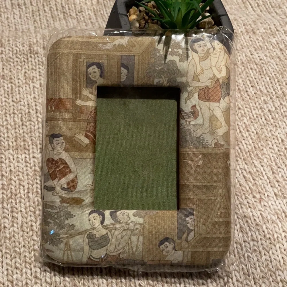 🤗NWT Jim Thompson Silk Picture Frame
